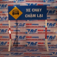 Xe chạy chậm lại