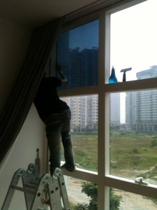 Dán kính căn hộ, chung cư, nhà ở chống nóng.