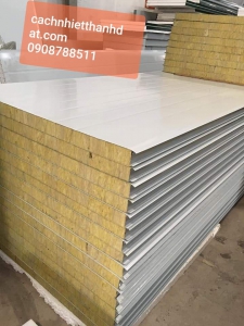 TẤM PANEL PU CÁCH NHIỆT CHỐNG CHÁY TỈ TRỌNG CAO 
