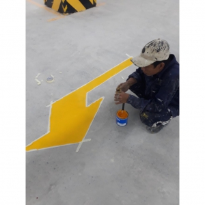 Sơn kẻ vạch giá rẻ màu vàng LON 5KG